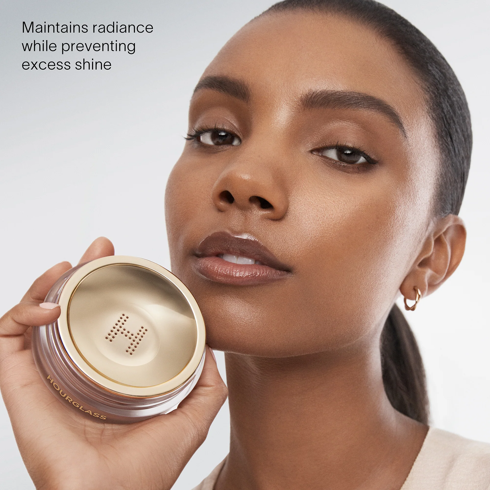 Veil™ Translucent Setting Powder - Image 2